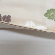 Load image into Gallery viewer, 名古屋帯 正絹 刺繍入り ベージュ色ｘ緑色ｘ多色 金糸 梅に紅葉模様 六通柄 カジュアル 仕立て上がり 着物帯 長さ353cm