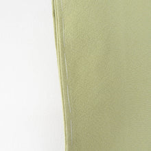 Load image into Gallery viewer, 色無地 色は華 色無地きものの園 袷 黄緑色 一つ紋 五三桐紋 広衿 余り布付き パールトーン加工入り 正絹 仕立て上がり 身丈167.5cm