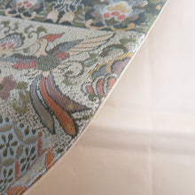 Load image into Gallery viewer, 袋帯 西陣織 ながしま帯 証紙付き パステル系 ゴールド系 薄緑色ｘ金色ｘ多色 華文に切嵌文様 六通柄 正絹 仕立て上がり 着物帯 長さ448cm