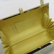 画像をギャラリービューアに読み込む, 草履・バッグセット 白梅謹製 礼装用 Lサイズ フォーマル ホワイト×シャンパンゴールド 芝柄 24.5cm 日本製 牛皮底面