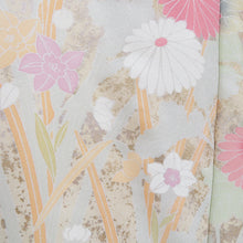 画像をギャラリービューアに読み込む, 訪問着 薄緑色ｘピンク色ｘ多色 パステル系 箔入り 花草紋様 広衿 正絹 仕立て上がり着物 身丈160cm