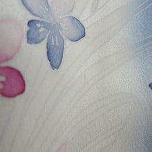 Load image into Gallery viewer, 付下げ 袷 青色ｘピンク色ｘ多色 ぼかし染め 花瓶紋様 広衿 正絹 仕立て上がり着物 身丈158cm