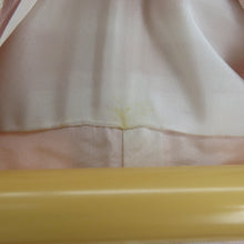 画像をギャラリービューアに読み込む, 付下げ 袷 薄ピンク色ｘ灰色ｘ薄青色 パステル系 椿紋様 広衿 正絹 仕立て上がり着物 身丈154cm