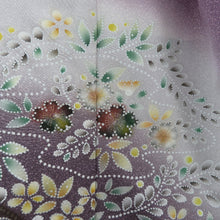 画像をギャラリービューアに読み込む, 訪問着 袷 紫色ｘ白色ｘ緑色 タタキ染め ぼかし染め 多色銀彩 桜紋様 広衿 一つ紋 揚羽蝶紋 正絹 仕立て上がり着物 身丈157cm