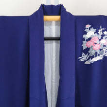 画像をギャラリービューアに読み込む, 付下げ 袷 青紫色ｘピンク色ｘ白色 ぼかし染め 御所庭園に花々紋様 広衿 正絹 仕立て上がり着物 身丈160cm