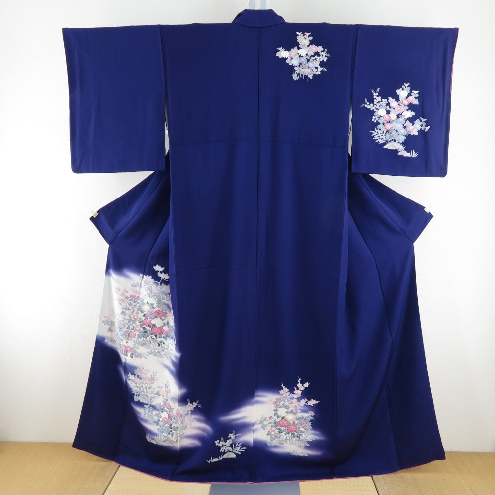 付下げ 袷 青色ｘピンク色ｘ多色 ぼかし染め 花瓶紋様 広衿 正絹 仕立て上がり着物 身丈158cm【中古】 【キモノオフ野々市若松店】 付下げ 袷 青紫色xピンク色x白色 ぼかし染め 御所庭園に花々紋様 広