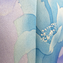 Load image into Gallery viewer, 付下げ 袷 青色ｘピンク色 ぼかし染め 花々紋様 広衿 正絹 仕立て上がり着物 身丈156cm
