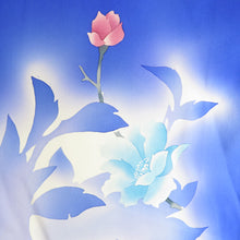 Load image into Gallery viewer, 付下げ 袷 青色ｘピンク色 ぼかし染め 花々紋様 広衿 正絹 仕立て上がり着物 身丈156cm