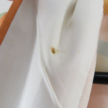 画像をギャラリービューアに読み込む, 付下げ 袷 オレンジ色ｘ緑色ｘ白色 ぼかし染め 花紋様 刺繍入り 広衿 正絹 仕立て上がり着物 身丈160cm