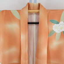 画像をギャラリービューアに読み込む, 付下げ 袷 オレンジ色ｘ緑色ｘ白色 ぼかし染め 花紋様 刺繍入り 広衿 正絹 仕立て上がり着物 身丈160cm