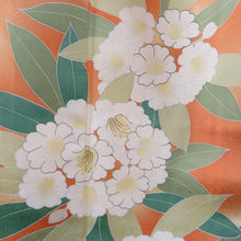 画像をギャラリービューアに読み込む, 付下げ 袷 オレンジ色ｘ緑色ｘ白色 ぼかし染め 花紋様 刺繍入り 広衿 正絹 仕立て上がり着物 身丈160cm