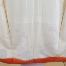 画像をギャラリービューアに読み込む, 付下げ 袷 パステル系 薄黄色ｘ薄紫色ｘオレンジ色 クリーム色系 草花紋様 広衿 正絹 仕立て上がり着物 身丈156cm