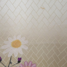 画像をギャラリービューアに読み込む, 付下げ 袷 パステル系 薄黄色ｘ薄紫色ｘオレンジ色 クリーム色系 草花紋様 広衿 正絹 仕立て上がり着物 身丈156cm