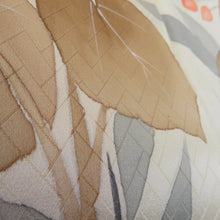 画像をギャラリービューアに読み込む, 付下げ 袷 パステル系 薄黄色ｘ薄紫色ｘオレンジ色 クリーム色系 草花紋様 広衿 正絹 仕立て上がり着物 身丈156cm