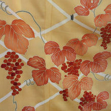 画像をギャラリービューアに読み込む, 付下げ 袷 黄色ｘオレンジ色 葡萄紋様 刺繍入り 広衿 正絹 仕立て上がり着物 身丈165cm