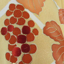 画像をギャラリービューアに読み込む, 付下げ 袷 黄色ｘオレンジ色 葡萄紋様 刺繍入り 広衿 正絹 仕立て上がり着物 身丈165cm