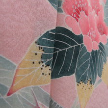 画像をギャラリービューアに読み込む, 付下げ 袷 ピンク系 パステル系 ピンク色ｘ薄緑色ｘ黄色 加賀友禅調 花紋様 広衿 正絹 仕立て上がり着物 身丈163cm