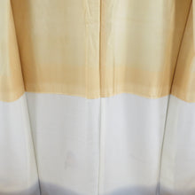 画像をギャラリービューアに読み込む, 付下げ 袷 グレーぼかし ぼかし染め ブルー系 灰色ｘ青紫色ｘ多色 お道具紋様 広衿 正絹 仕立て上がり着物 身丈154cm