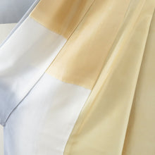 画像をギャラリービューアに読み込む, 付下げ 袷 グレーぼかし ぼかし染め ブルー系 灰色ｘ青紫色ｘ多色 お道具紋様 広衿 正絹 仕立て上がり着物 身丈154cm