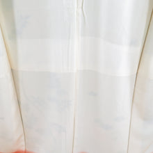 画像をギャラリービューアに読み込む, 付下げ 袷 黄緑色ｘ緑色 金糸 刺繍入り ぼかし染め 草花紋様 金糸 広衿 正絹 仕立て上がり着物 身丈158cm