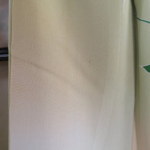 画像をギャラリービューアに読み込む, 付下げ 袷 黄緑色ｘ緑色 金糸 刺繍入り ぼかし染め 草花紋様 金糸 広衿 正絹 仕立て上がり着物 身丈158cm