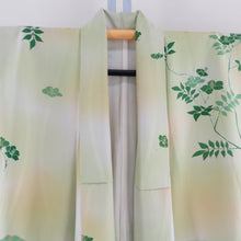 画像をギャラリービューアに読み込む, 付下げ 袷 黄緑色ｘ緑色 金糸 刺繍入り ぼかし染め 草花紋様 金糸 広衿 正絹 仕立て上がり着物 身丈158cm