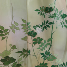 画像をギャラリービューアに読み込む, 付下げ 袷 黄緑色ｘ緑色 金糸 刺繍入り ぼかし染め 草花紋様 金糸 広衿 正絹 仕立て上がり着物 身丈158cm