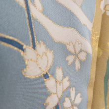 画像をギャラリービューアに読み込む, 訪問着 袷 グレーブルーｘゴールドｘ多色 箔に花紋様 一つ紋 右三つ巴紋 広衿 余り布付き 正絹 パールトーン加工入り 仕立て上がり着物 身丈154cm