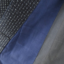 画像をギャラリービューアに読み込む, 男着物 アンティーク 木綿 アンサンブル 書生絣 紺色ｘ青色ｘ灰色 袷 カジュアル着物 羽織 着流し 身丈133cm