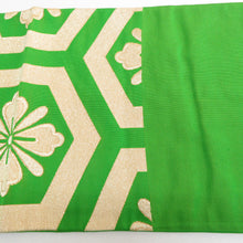 Load image into Gallery viewer, 袋帯 金糸 グリーン系 緑色ｘ金色 亀甲に菊紋様 六通柄 レトロ 正絹 仕立て上がり 長さ416cm