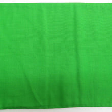 Load image into Gallery viewer, 袋帯 金糸 グリーン系 緑色ｘ金色 亀甲に菊紋様 六通柄 レトロ 正絹 仕立て上がり 長さ416cm