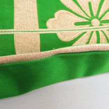 Load image into Gallery viewer, 袋帯 金糸 グリーン系 緑色ｘ金色 亀甲に菊紋様 六通柄 レトロ 正絹 仕立て上がり 長さ416cm