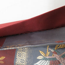 Load image into Gallery viewer, 袋帯 金糸 金色ｘ灰色ｘ茶色 六通柄 縦縞に鳥と唐草花様 正絹 仕立て上がり 長さ432cm