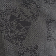 画像をギャラリービューアに読み込む, 紬 着物 黒色ｘ灰色 茶色系 四角に風景模様 袷 バチ衿 正絹 カジュアル 仕立て上がり 身丈157cm
