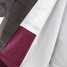 画像をギャラリービューアに読み込む, 紬 着物 黒色ｘ灰色 茶色系 四角に風景模様 袷 バチ衿 正絹 カジュアル 仕立て上がり 身丈157cm