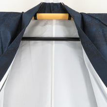 画像をギャラリービューアに読み込む, 紬 着物 黒色ｘ紺色 扇子模様 袷 バチ衿 正絹 カジュアル 仕立て上がり 身丈158cm