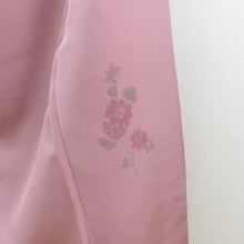 画像をギャラリービューアに読み込む, 付下げ 袷 ピンク色ｘ薄紫色ｘ多色 パステル系 スワトー刺繍入り 花々に御所車紋様 広衿 正絹 仕立て上がり着物 身丈158cm