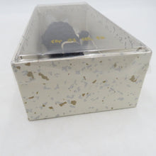 Load image into Gallery viewer, 和小物 羽織紐 男性用 紺色 丸組 手組紐 箱付き 正絹 メンズ用 和装小物 モスグリーン