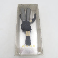 Load image into Gallery viewer, 和小物 羽織紐 男性用 紺色 丸組 手組紐 箱付き 正絹 メンズ用 和装小物 モスグリーン