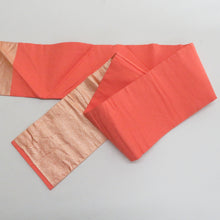 画像をギャラリービューアに読み込む, 名古屋帯 正絹 扇子に鳥紋様 刺繍入り お太鼓柄 薄オレンジ色ｘ金色ｘ多色 金糸 カジュアル 仕立て上がり 着物帯 長さ343cm