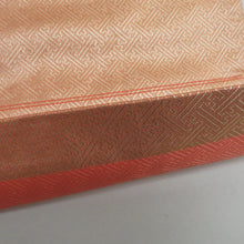 画像をギャラリービューアに読み込む, 名古屋帯 正絹 扇子に鳥紋様 刺繍入り お太鼓柄 薄オレンジ色ｘ金色ｘ多色 金糸 カジュアル 仕立て上がり 着物帯 長さ343cm