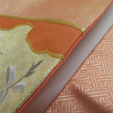 画像をギャラリービューアに読み込む, 名古屋帯 正絹 扇子に鳥紋様 刺繍入り お太鼓柄 薄オレンジ色ｘ金色ｘ多色 金糸 カジュアル 仕立て上がり 着物帯 長さ343cm