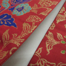 画像をギャラリービューアに読み込む, 名古屋帯 アンティーク帯 昔名古屋帯 エンジ色ｘ青色ｘ多色 六通柄 唐草花に花々紋様 正絹 長さ319cm
