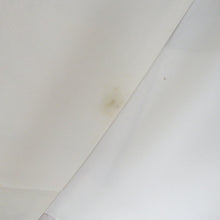 Load image into Gallery viewer, 訪問着 袷 灰色ｘ薄ピンク色 グレー系 ぼかし タタキ染め 小花紋様 一つ紋 蔦紋 広衿 正絹 仕立て上がり着物 身丈157cm