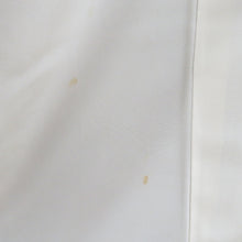 Load image into Gallery viewer, 訪問着 袷 灰色ｘ薄ピンク色 グレー系 ぼかし タタキ染め 小花紋様 一つ紋 蔦紋 広衿 正絹 仕立て上がり着物 身丈157cm