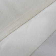 Load image into Gallery viewer, 訪問着 袷 灰色ｘ薄ピンク色 グレー系 ぼかし タタキ染め 小花紋様 一つ紋 蔦紋 広衿 正絹 仕立て上がり着物 身丈157cm