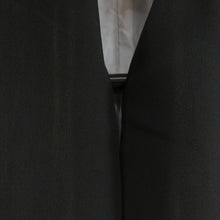 Load image into Gallery viewer, 黒留袖 松竹梅に菊文様 蔦紋 正絹 落款入り 比翼 袷 広衿 礼装着物 フォーマル 仕立て上がり 身丈158cm