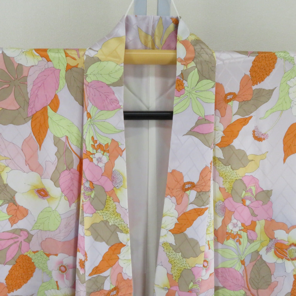 小紋 袷 ピンク色ｘ多色 植物模様 バチ衿 正絹 仕立て上がり着物 身丈159cm【中古】 小紋 袷 ピンク色x多色 植物模様 バチ衿 正絹 仕立て上がり着物 身丈