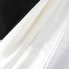 Load image into Gallery viewer, 黒留袖 風景紋様 五三桐蔦紋 正絹 黒色ｘ青色ｘ多色 落款入り 比翼 袷 広衿 礼装着物 フォーマル 仕立て上がり 身丈155cm