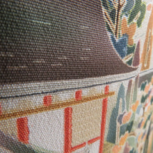 Load image into Gallery viewer, 黒留袖 風景紋様 五三桐蔦紋 正絹 黒色ｘ青色ｘ多色 落款入り 比翼 袷 広衿 礼装着物 フォーマル 仕立て上がり 身丈155cm